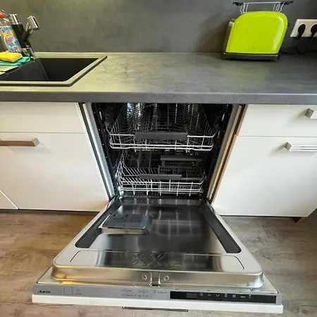 * Luisengruen * Magenta Tv Netflix 1gb/s Internet Wlan/wifi Waschmaschine Lägenhet Chemnitz