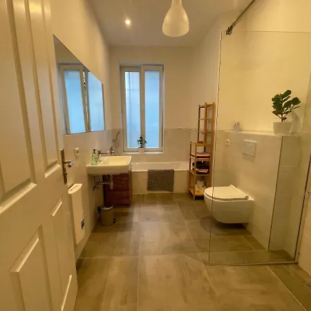 * Luisengruen * Magenta Tv Netflix 1gb/s Internet Wlan/wifi Waschmaschine Lägenhet *