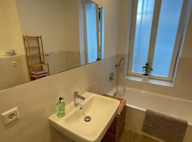 * Luisengruen * Magenta Tv Netflix 1gb/s Internet Wlan/wifi Waschmaschine 公寓